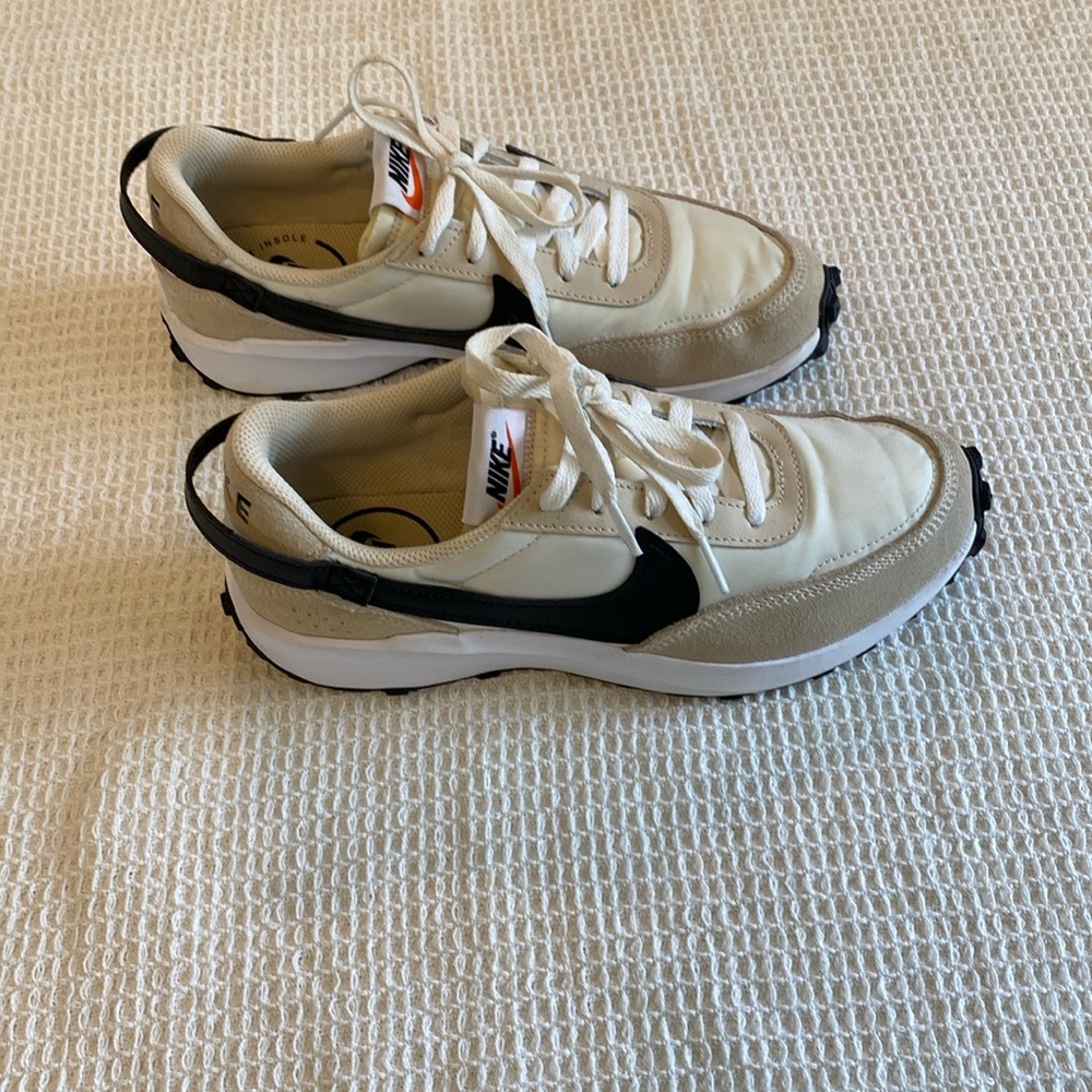 Nike Women’s Waffle Debut Running Shoe size 8.5
